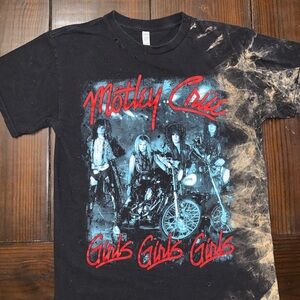 Motley Crue Men’s Medium Officially Licensed Reprint T-shirt Girls Distressed